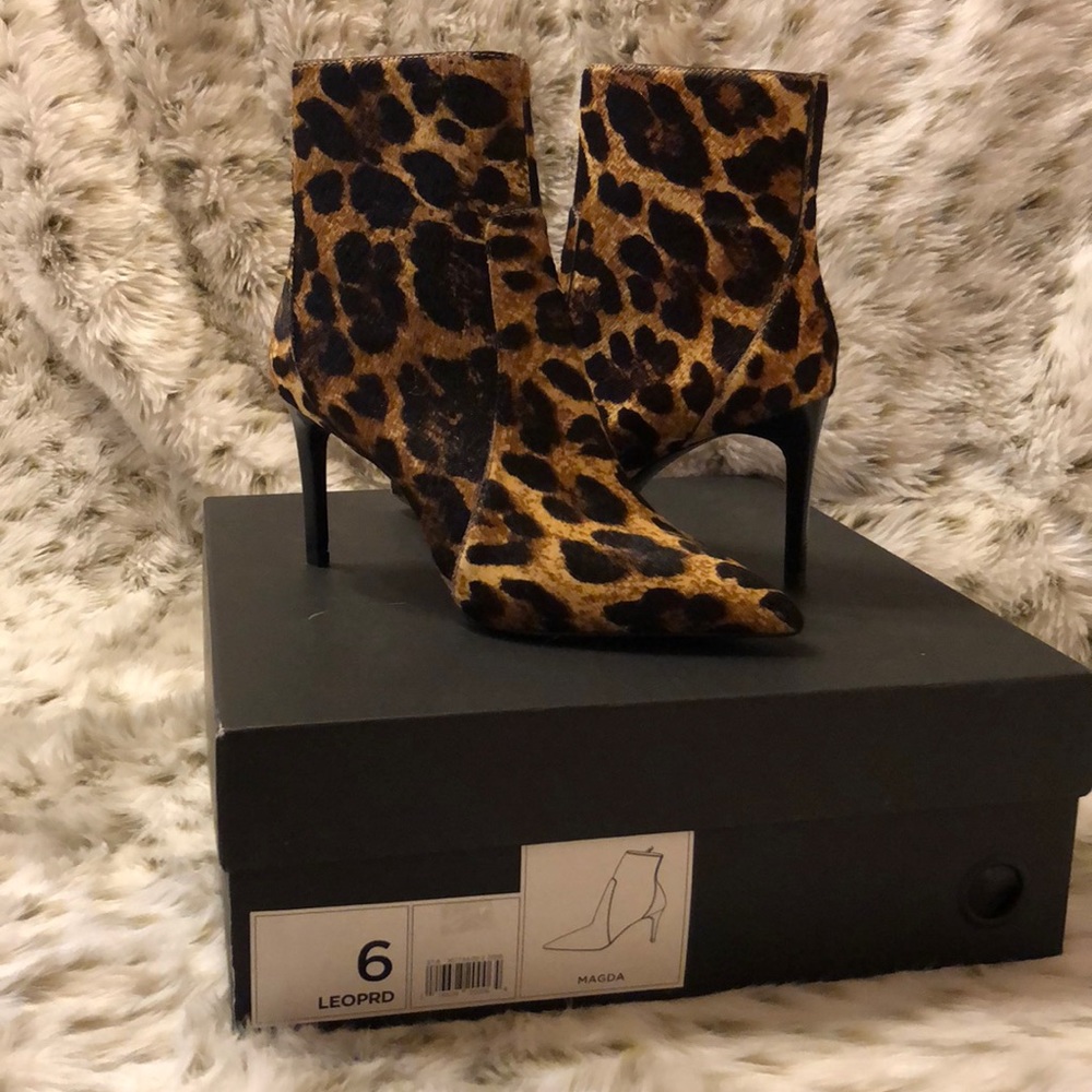 BANANA REPUBLIC BOOTS